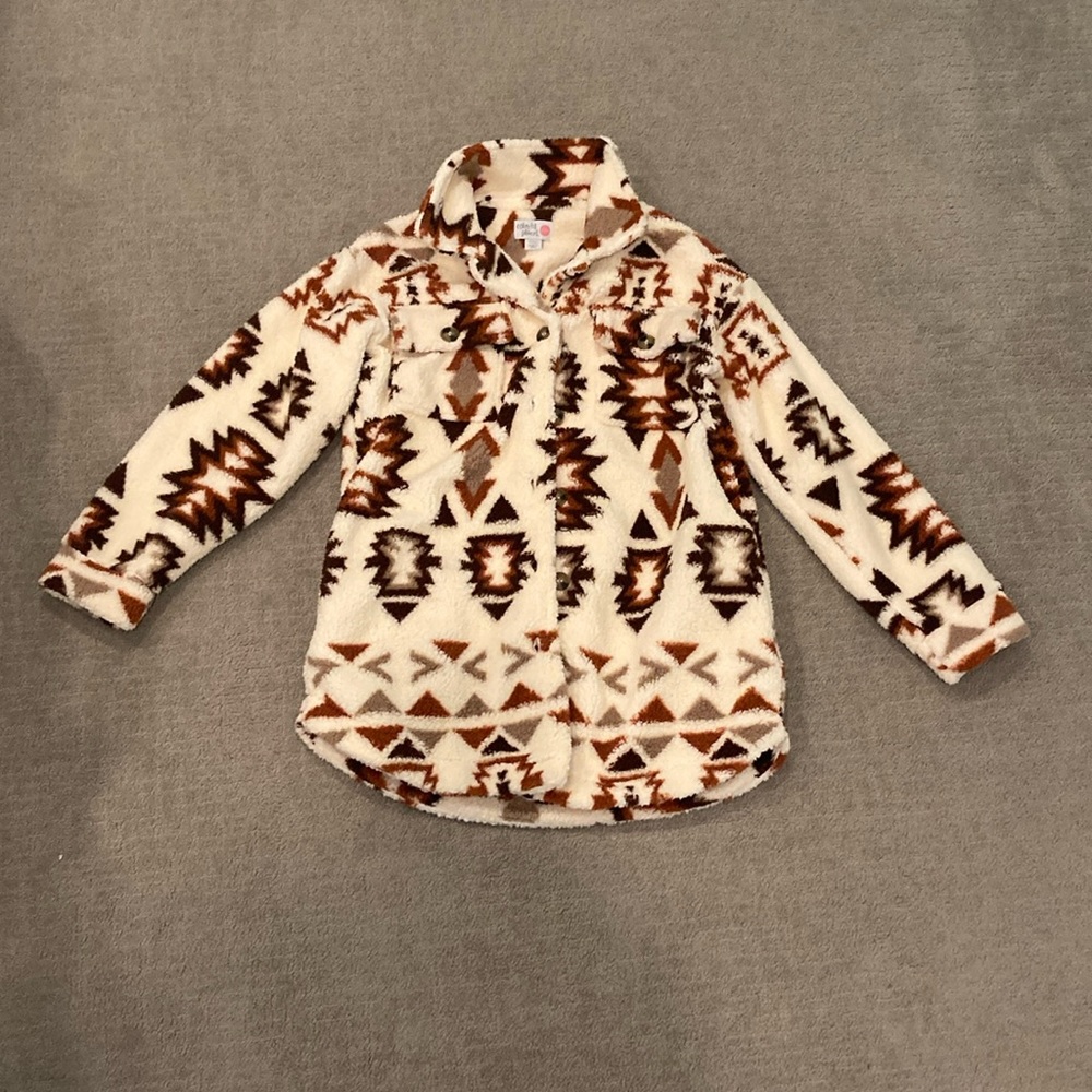 Juniors/Teen size 14 Sherpa jacket! This is never worn it was too small!